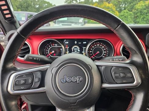 Used 2021 Jeep Gladiator Rubicon AWD/4WD image 24