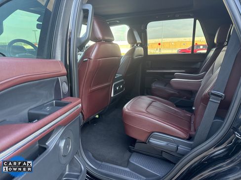 Used 2024 Ford Expedition Limited image 19