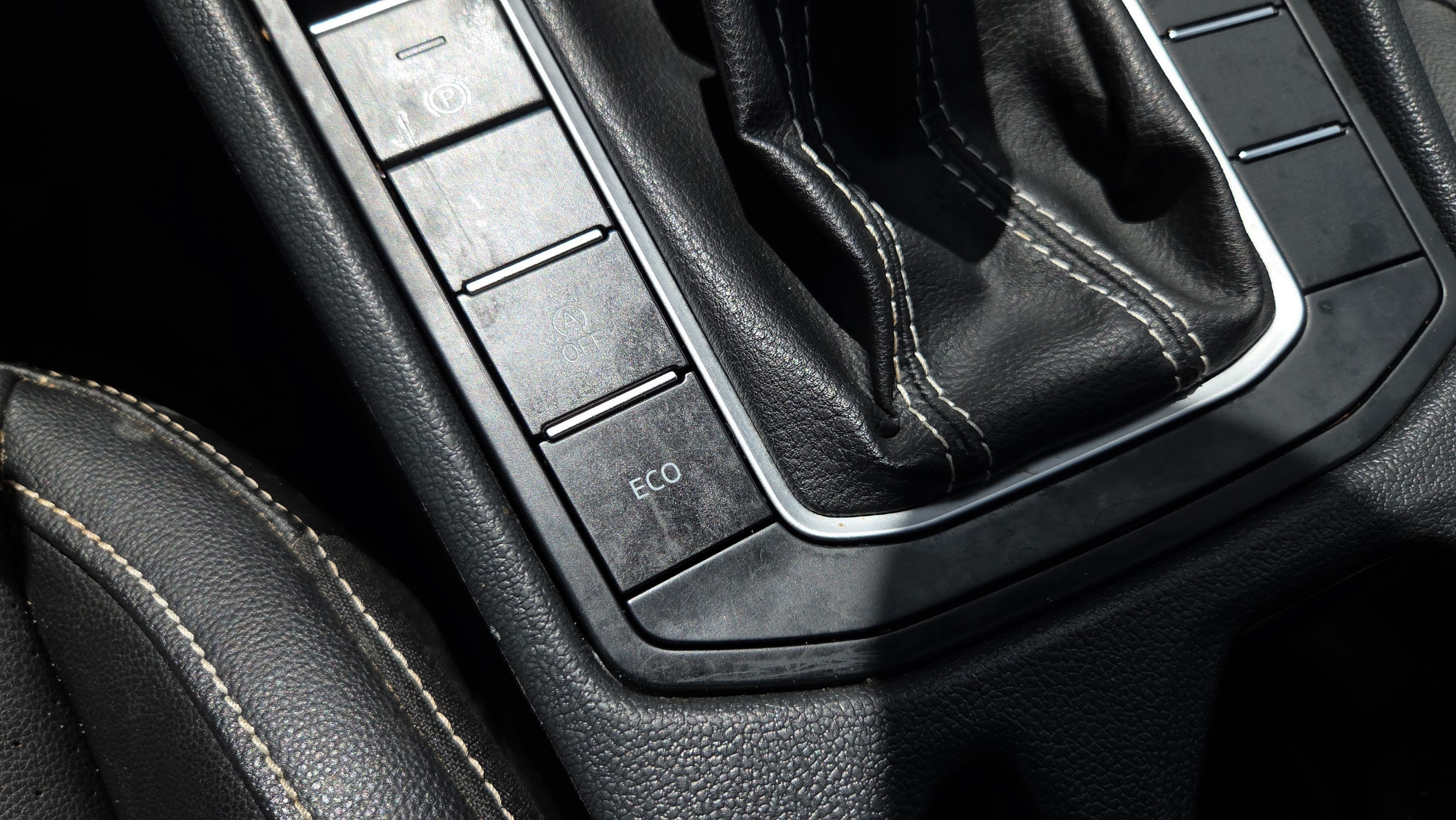 Used 2024 Volkswagen Jetta SE FWD image 22