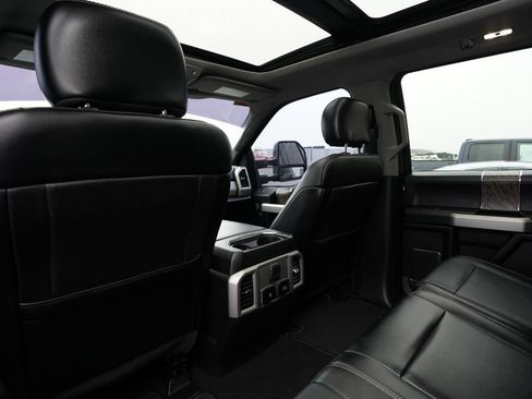 Used 2019 Ford F250 Lariat w/ Lariat Ultimate Package AWD/4WD image 19