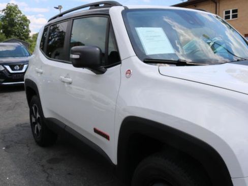 Used 2021 Jeep Renegade Trailhawk AWD/4WD image 3