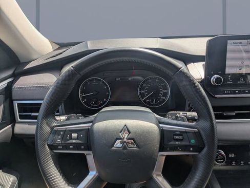 Used 2024 Mitsubishi Outlander SE image 30
