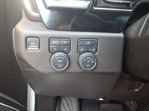 Used 2023 Chevrolet Silverado 1500 LT Trail Boss w/ Protection Package AWD/4WD image 12