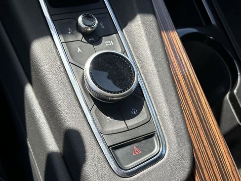 Used 2024 Cadillac Escalade ESV Luxury image 26