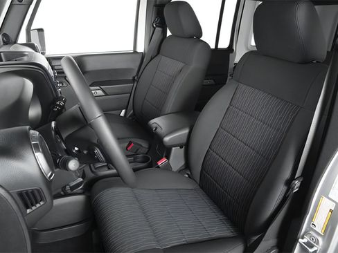 Used 2013 Jeep Wrangler Unlimited Rubicon w/ Connectivity Group AWD/4WD image 6