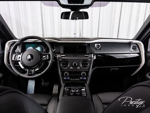 Used 2023 Rolls-Royce Cullinan AWD/4WD image 28