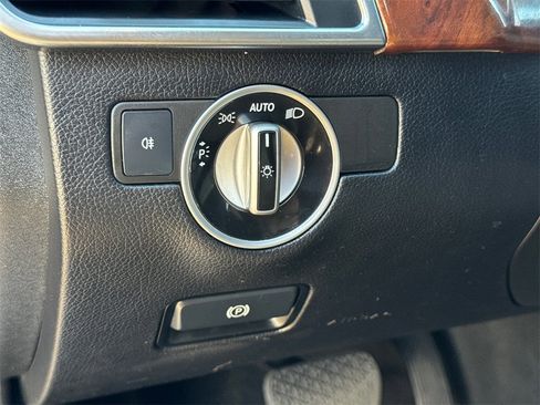 Used 2012 Mercedes-Benz ML 350 BlueTEC 4MATIC image 28