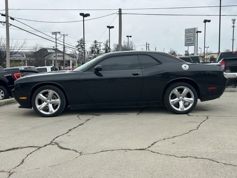 Used 2011 Dodge Challenger R/T image 9