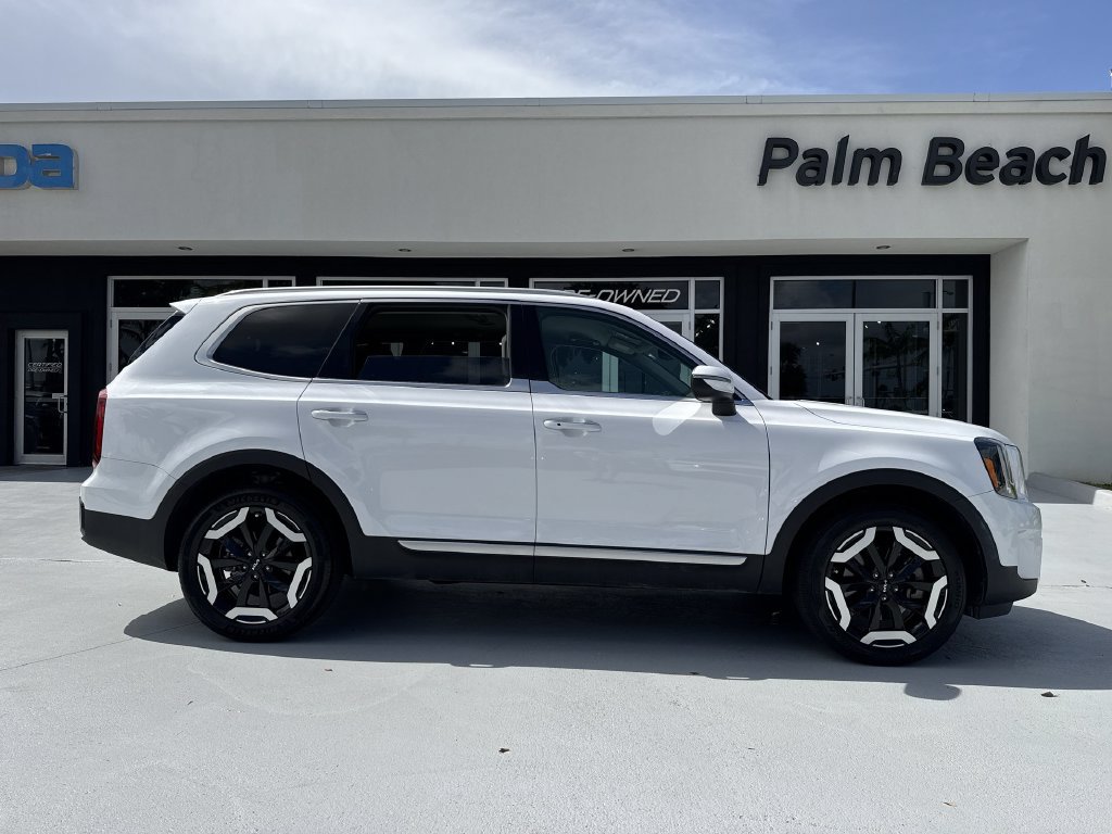 Used 2024 Kia Telluride S FWD image 23