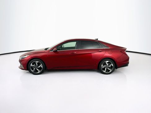 Used 2023 Hyundai Elantra Limited FWD image 4