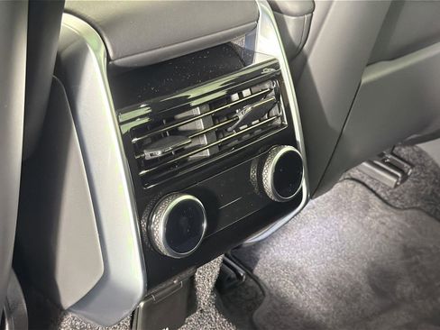 New 2026 Land Rover Range Rover SE image 27