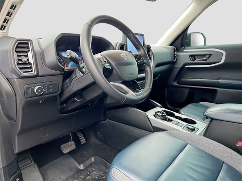 Used 2022 Ford Bronco Sport Outer Banks w/ Tech Package image 9