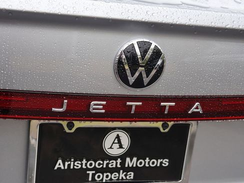 New 2026 Volkswagen Jetta SE image 17