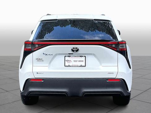 Used 2025 Toyota bZ4X AWD image 5