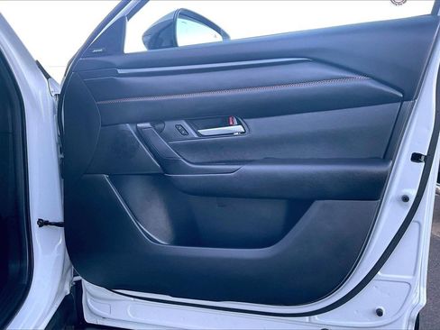 Certified 2025 MAZDA CX-50 AWD 2.5 Hybrid w/ Premium Pkg image 24