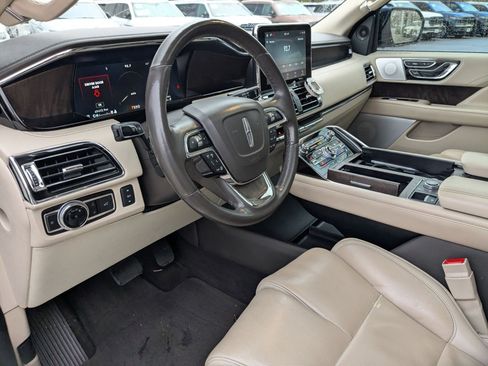 Used 2021 Lincoln Navigator Reserve w/ Luxury Package image 10
