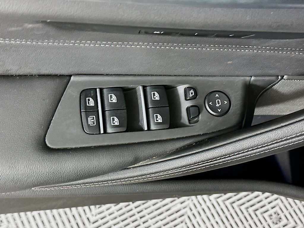 Used 2023 BMW M550i xDrive w/ Executive Package AWD/4WD image 24