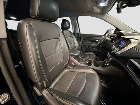 Used 2022 GMC Terrain SLT w/ Tech Package FWD image 29