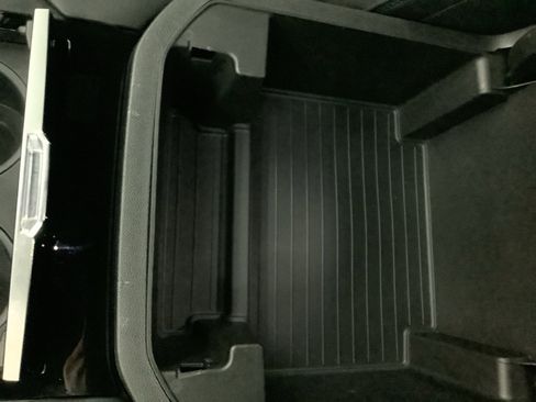 Used 2025 GMC Yukon Denali image 22