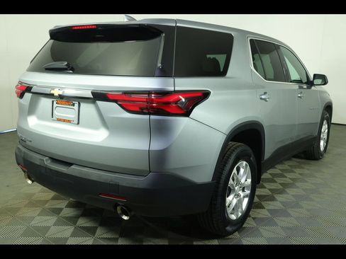Used 2023 Chevrolet Traverse LS image 14
