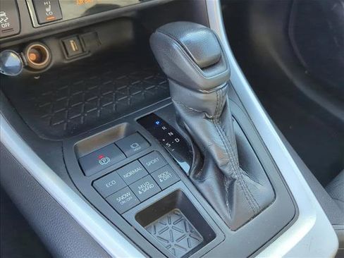 Certified 2021 Toyota RAV4 XLE image 20