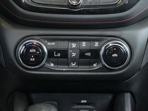 Used 2021 Chevrolet TrailBlazer RS w/ Sun and Liftgate Package image 62