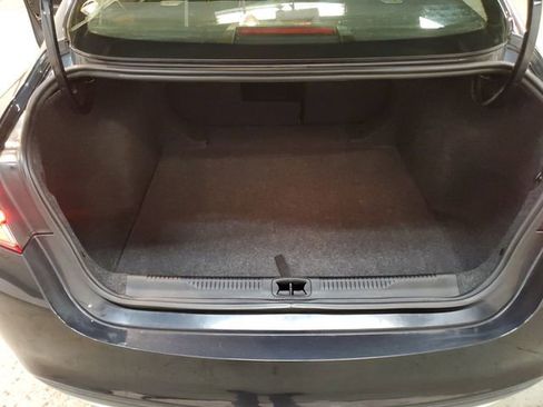 Used 2017 Chrysler 200 Limited Platinum w/ Comfort & Convenience Group image 24