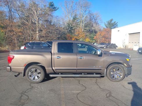 Used 2019 Nissan Titan SL w/ Chrome Package image 2