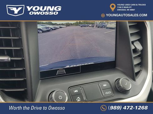 Used 2020 GMC Acadia SLE w/ Driver Convenience Package FWD image 17