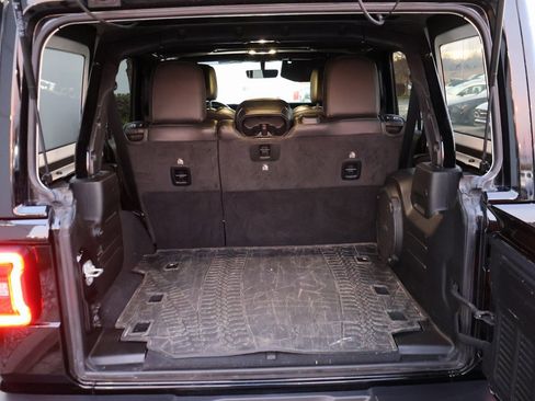 Used 2021 Jeep Wrangler Unlimited Sahara image 8