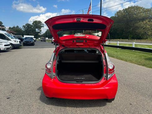 Used 2014 Toyota Prius C Two image 18