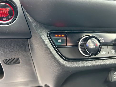 Used 2025 Honda HR-V Sport image 35