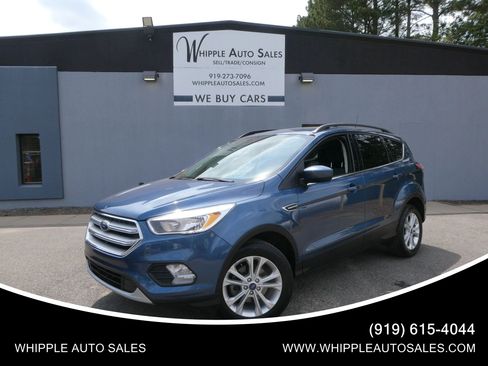 Used 2018 Ford Escape SE w/ SE Sync 3 Package FWD image 1