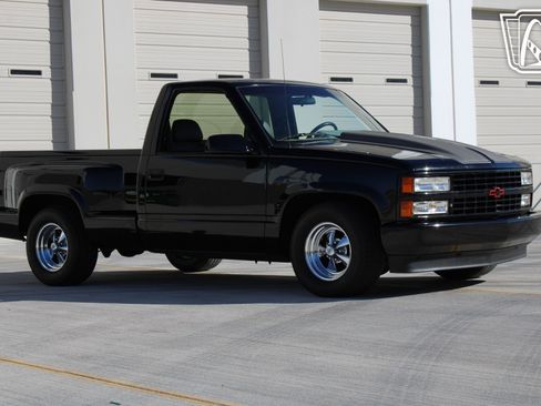 Used 1990 Chevrolet Silverado 1500 2WD Regular Cab image 5