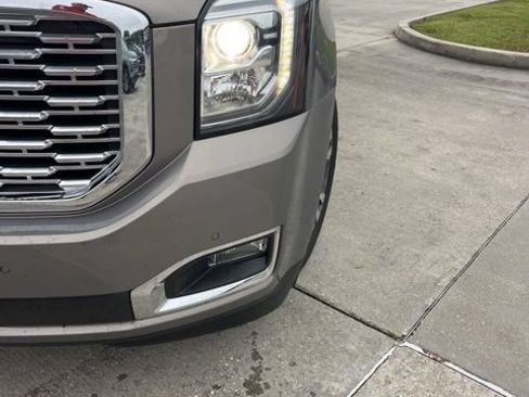 Used 2019 GMC Yukon Denali w/ Denali Ultimate Package RWD image 10