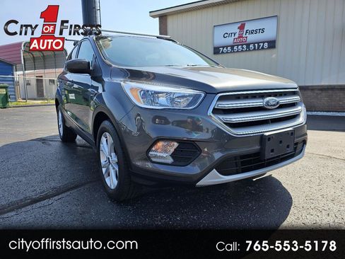 Used 2018 Ford Escape SE FWD image 1