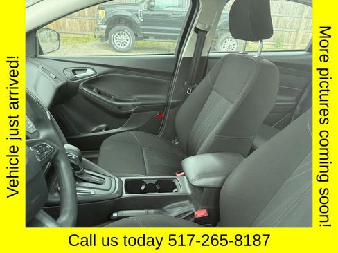 Used 2017 Ford Focus SE FWD image 3