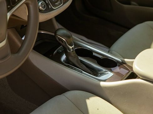 Used 2022 Chevrolet Malibu LS w/ Driver Confidence Package II FWD image 14