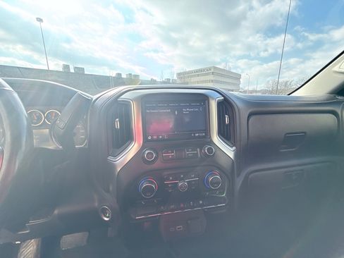 Used 2019 Chevrolet Silverado 1500 LT w/ Texas Edition image 17