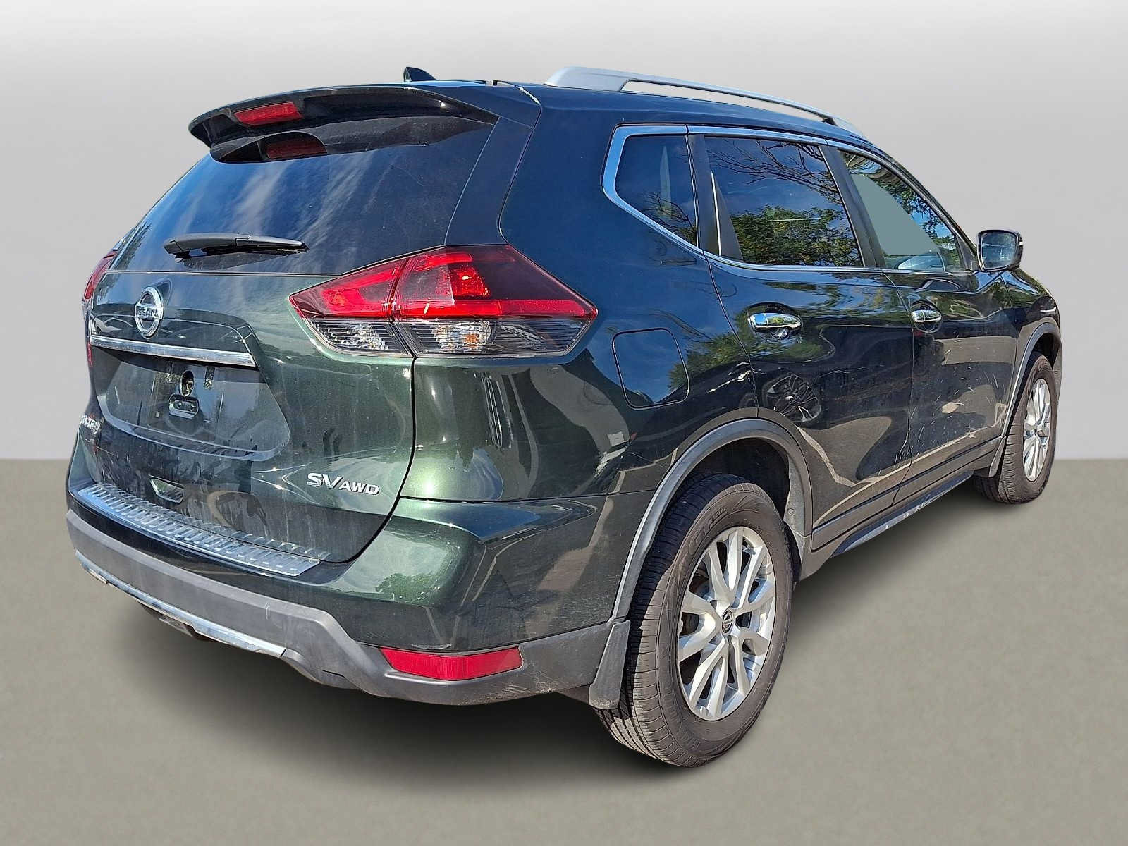 Used 2018 Nissan Rogue SV w/ Premium Package AWD/4WD image 3