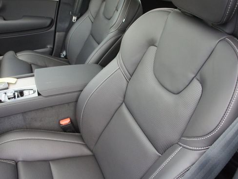 New 2026 Volvo XC90 B6 Ultra w/ Lounge Package image 19