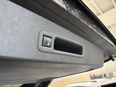 Used 2023 Toyota Sienna XLE image 19