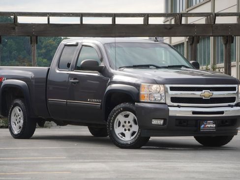 Used 2011 Chevrolet Silverado 1500 LT w/ All-Star Edition image 18