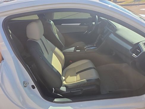 Used 2017 Honda Civic Touring image 14