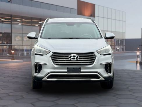 Used 2017 Hyundai Santa Fe SE image 3
