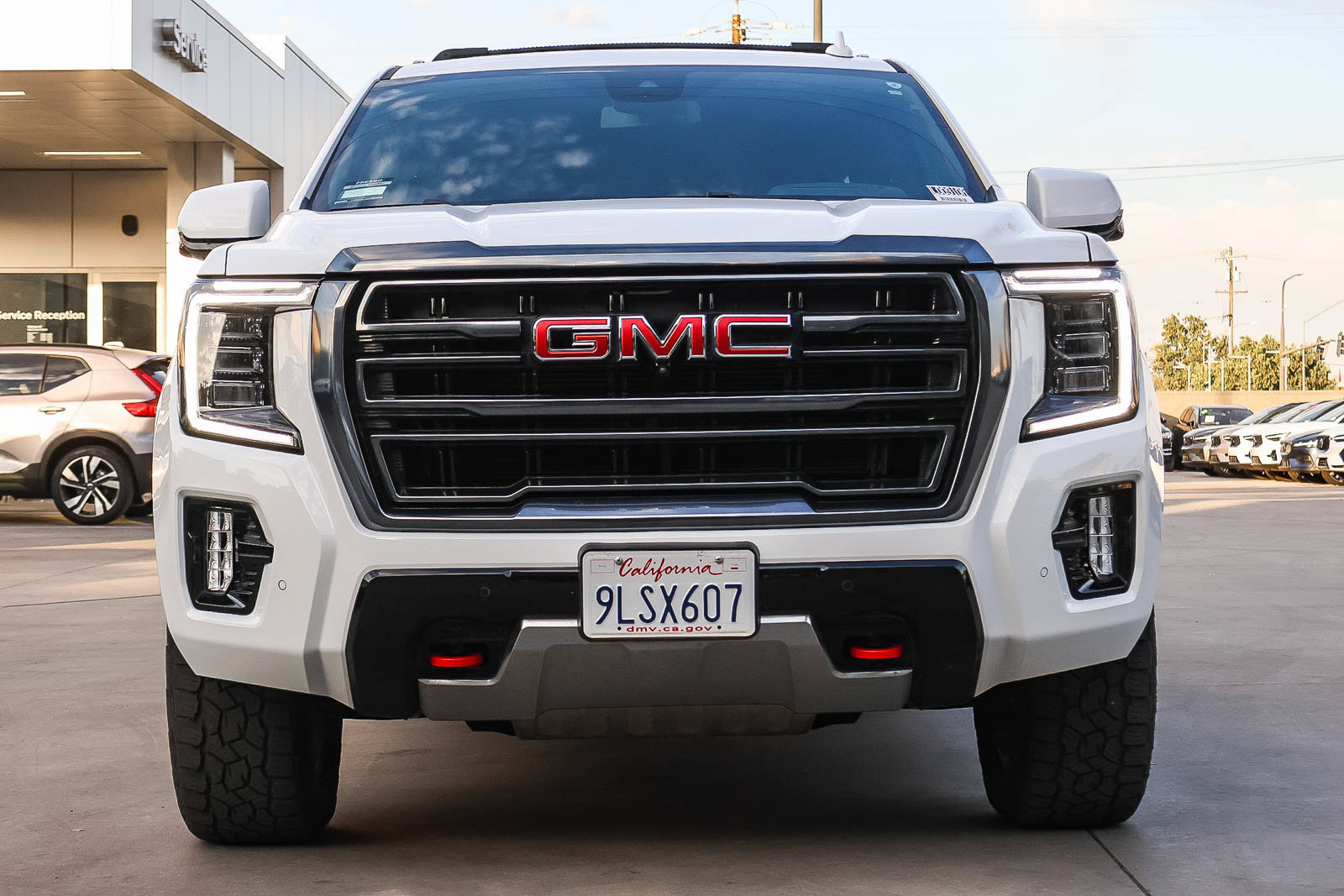 Used 2024 GMC Yukon AT4 w/ AT4 Premium Plus Package AWD/4WD image 2