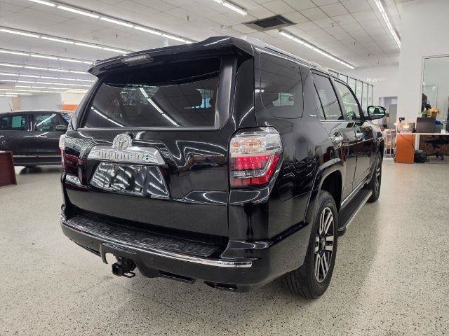 Used 2017 Toyota 4Runner Limited AWD/4WD image 4