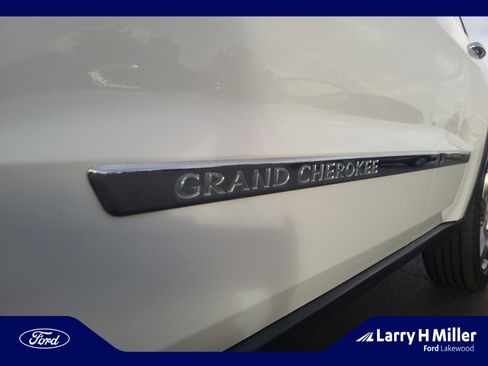 Used 2013 Jeep Grand Cherokee Limited w/ Trailer Tow Group image 24