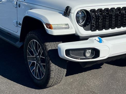 Used 2024 Jeep Wrangler High Altitude image 11