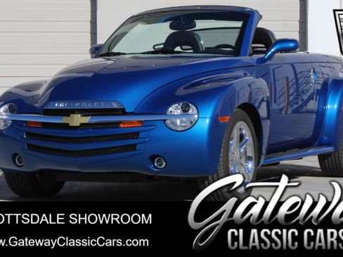 Used 2006 Chevrolet SSR w/ Preferred Equipment Group image 1